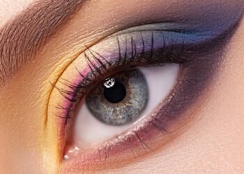 Maquiagem de carnaval 2026 mistura neon, brilho consciente e muita criatividade