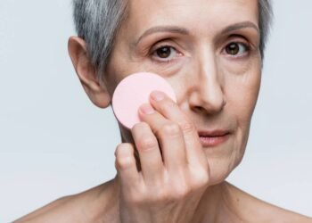 Sombras para pálpebra madura: como valorizar o olhar sem marcar linhas e flacidez após os 60