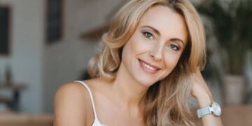 Beleza discreta e elegante: veja como a técnica clean girl funciona após os 50 anos