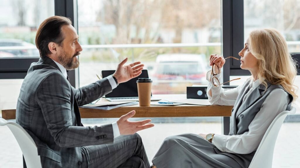 Como lidar com pessoas narcisistas sem perder a saúde mental