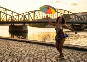 A Veneza Brasileira onde pontes históricas cruzam rios tropicais e o maior bloco de carnaval do mundo arrasta milhões de foliões todos os anos