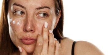 Cuidados essenciais para evitar ressecamento da pele com mudanças de temperatura