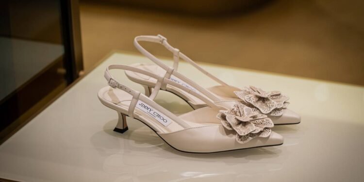 A palavra-chave sapatos slingback de bico fino hoje está muito ligada à ideia de praticidade e versatilidade. - Créditos: depositphotos.com / Casimiro_PT