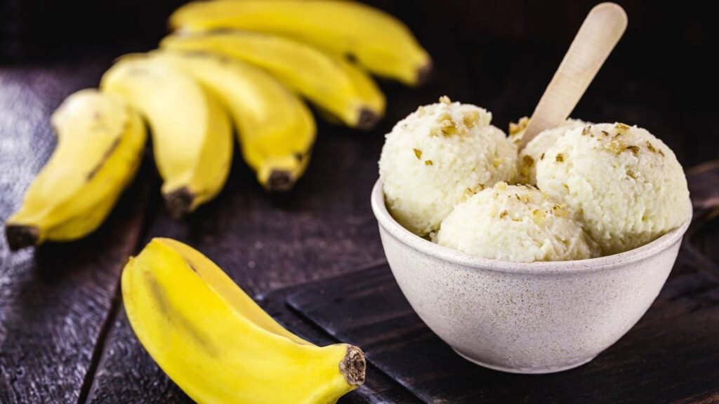 2 ingredientes para um sorvete cremoso e econômico