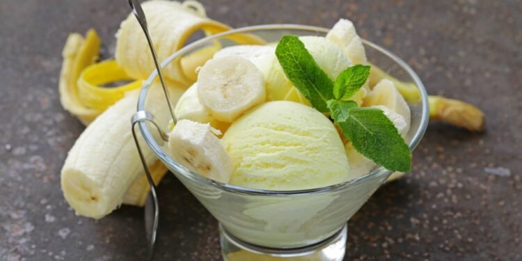 2 ingredientes para um sorvete cremoso e econômico