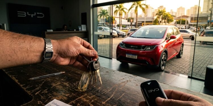 Uber oferece cerca de R$ 20,9 mil para motoristas que trocarem seu carro a combustão por veículos elétricos e medida chama atenção