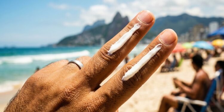 Você pode estar usando protetor solar errado e nem percebe: erros comuns que diminuem a proteção da pele