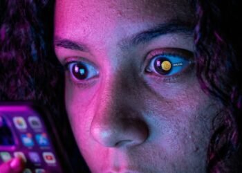 Menina de 13 anos arruina vida financeira de sua família após gastar R$ 350 mil da conta bancária familiar em videogames