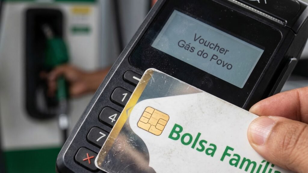 Botijão de 13 kg pode sair de graça com o Gás do Povo: entenda como acessar o benefício e não ficar de fora