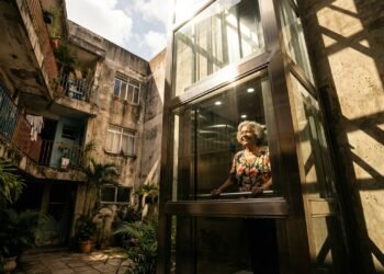 Moradores descobrem que podem pagar caro por elevador no prédio mesmo sem usar o equipamento
