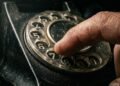 Psicologia revela que quem nasceu na "era do telefone fixo" desenvolveu uma habilidade que quase ninguém tem mais