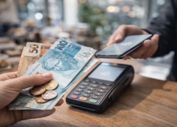 Dinheiro em espécie volta ao centro das regras e divide países