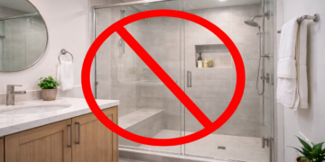 Arquitetos estão trocando box de vidro por essa solução