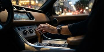 CNH para câmbio automático pode render multa de quase R$ 600 e mudar o exame prático de quem vai tirar habilitação em 2026