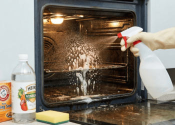 As cores de blush que deixam o rosto mais jovem e natural após os 45