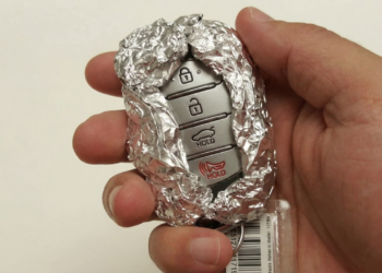 Motoristas estão usando papel alumínio por esse motivo