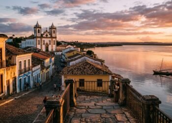 A Atenas Alagoana é um vilarejo nordestino às margens do São Francisco que tem o pôr do sol mais bonito do Nordeste