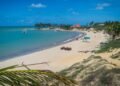 O vilarejo nordestino com um aquário natural de corais a 7 km da costa e águas azuis do Caribe