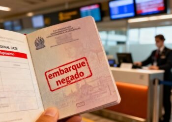 O país proibirá a entrada e saída do país de pessoas que possuam passaporte válido, mas não atendam a esta condição