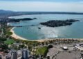 A capital numa ilha com a 2ª melhor qualidade de vida entre as capitais do Brasil tem praia no continente e montanha a 50 km