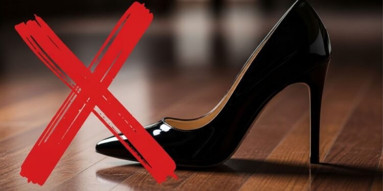 Os saltos muito altos já não dominam a moda: o novo sapato elegante aposta no conforto