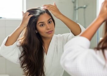 Ouro branco do seu armário da cozinha: aplicar bicarbonato de sódio no cabelo restaura o volume e a saúde dos fios