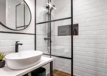 Adeus box no banheiro: a ideia moderna e elegante que está conquistando novas casas