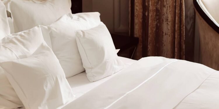 A principal característica da seda é a sua superfície extremamente lisa, que gera menos fricção  - Créditos: depositphotos.com / AnnaStudio.co.uk