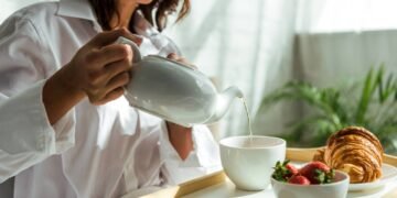 O ritual com chá que vem sendo recomendado para reduzir a agitação mental antes de dormir melhor