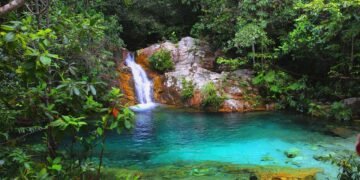 O solo mais antigo do Brasil tem 2,1 bilhões de anos e nenhum fóssil: a vida simplesmente não existia quando ele se formou e hoje se tornou um dos destinos mais visitados por turistas brasileiros