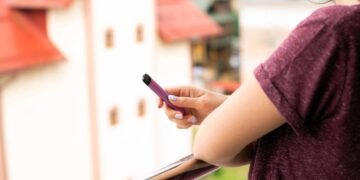 Uso de cigarro eletrônico entre adolescentes cresce 76% no Brasil