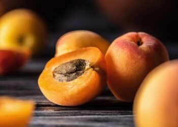 A fruta doce que protege a pele, melhora imunidade e combina com dietas equilibradas