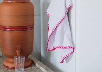 Filtro de barro ou purificador eletrônico? Entenda qual é a melhor escolha para sua família