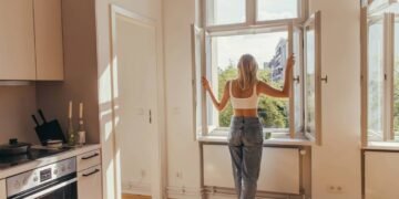 As 4 atitudes diárias que transformam o clima da sua casa e acabam com a sensação de ambiente abafado