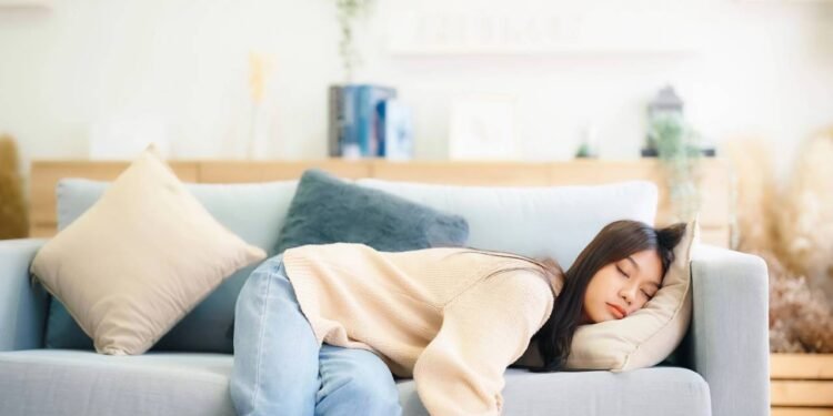 A chamada letargia pós-almoço é aquele cansaço com sonolência e queda de foco que aparece pouco tempo depois de comer - Créditos: depositphotos.com / marchmeena