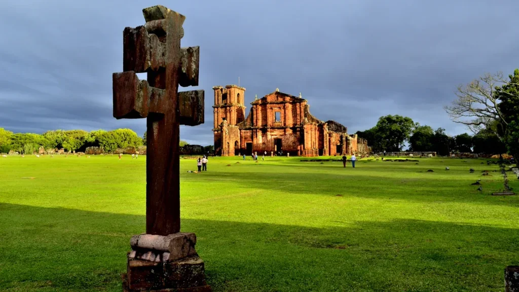 O vilarejo gaúcho com ruínas que guardam a história mais épica do Sul do Brasil