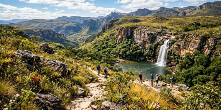 A menos de 2 horas de BH fica o paraíso que pessoas do mundo inteiro vêm para conhecer: cachoeiras de águas cristalinas e 1.700 espécies de plantas