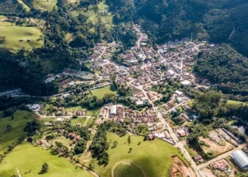 O vilarejo mineiro a 1.500 metros de altitude na Mantiqueira que tem o ar mais puro do Sudeste e temperatura de Europa