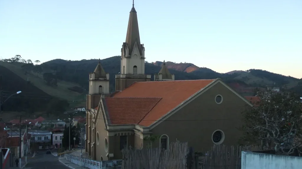 Uma cidade mineira que congelou a -8,4°C e guarda segredos de inverno no coração da Serra da Mantiqueira