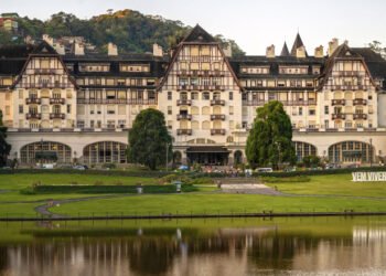 A única cidade planejada por um imperador nas Américas fica a 1 hora da capital e se tornou a mais segura do estado