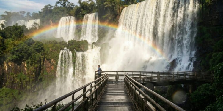 275 quedas, 3 países e a usina que já iluminou o mundo por 43 dias: Foz do Iguaçu ainda surpreende (imagem ilustrativa)