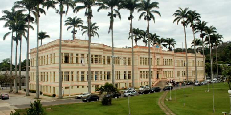 Viçosa brilha como referência em desenvolvimento humano e acadêmico no estado // Créditos: Wikipedia / Wikimedia Commons