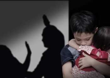 A psicologia diz que o silêncio dos pais pode doer mais que uma bronca porque deixa o filho sozinho com os próprios pensamentos