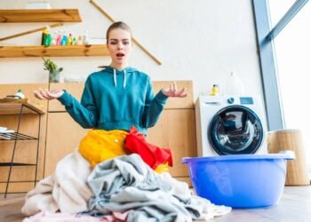 Nem amaciante nem perfume, como salvar suas roupas do mau odor em poucos minutos