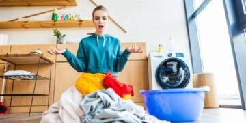 Nem amaciante nem perfume, como salvar suas roupas do mau odor em poucos minutos