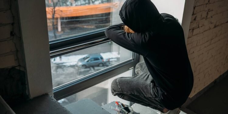 Ao falar de quem diz que não tem amigos, é essencial separar solidão de isolamento social - Créditos: depositphotos.com / VitalikRadko