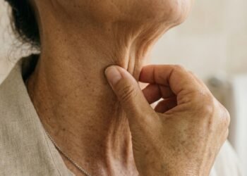 Adeus flacidez no rosto, os 3 alimentos da feira mais importantes para firmar a pele