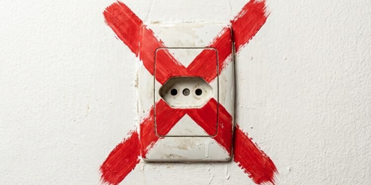 Adeus às tomadas de parede tradicionais: a tendência europeia que pode ser instalada sem furos ou obras