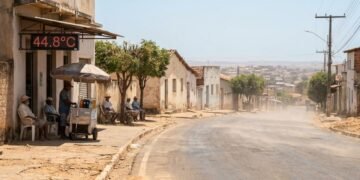 A cidade mais quente do Brasil fica em Minas Gerais, onde o calor molda a rotina
