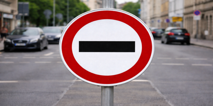 Essa placa simples pode gerar multa e risco no trânsito